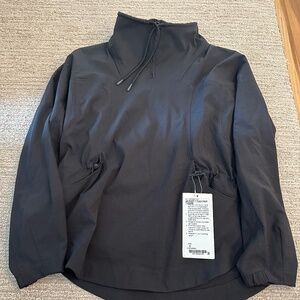 Lululemon vent light high neck pullover NWT size 6